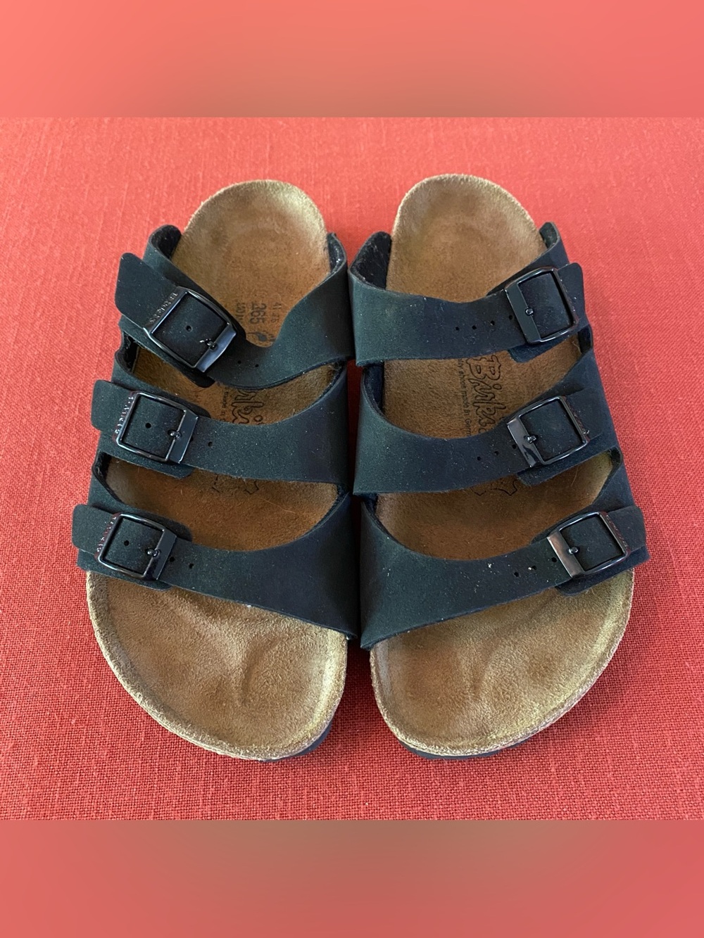 Birkenstock Birki’s Black 3 Buckle Straps Slip-on Sandals EUC Size L10 M8 EU41